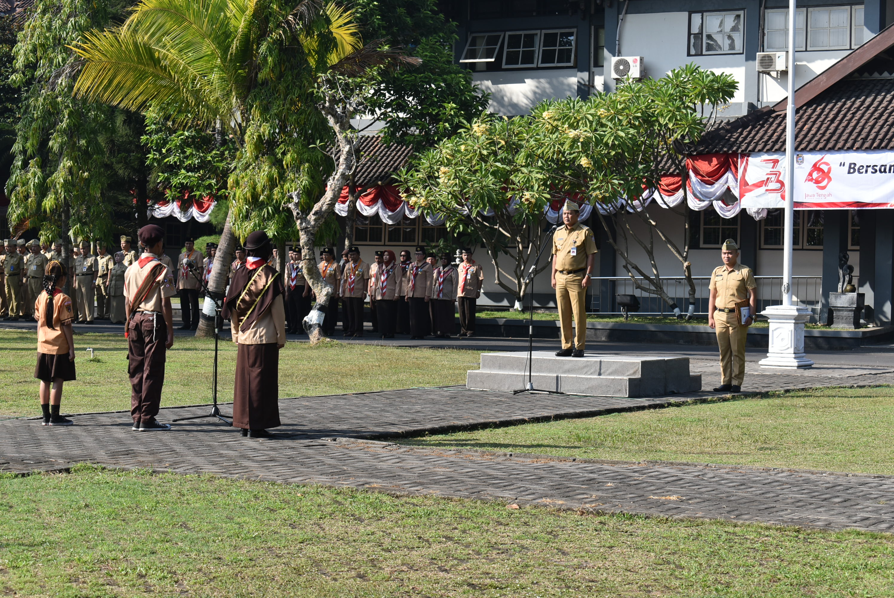 Upacara memperingati Hari Jadi Ke-68 Provinsi Jawa Tengah dan Serta Peringatan Hari Pramuka Ke-57 Tahun 2018 Kabupaten Karanganyar