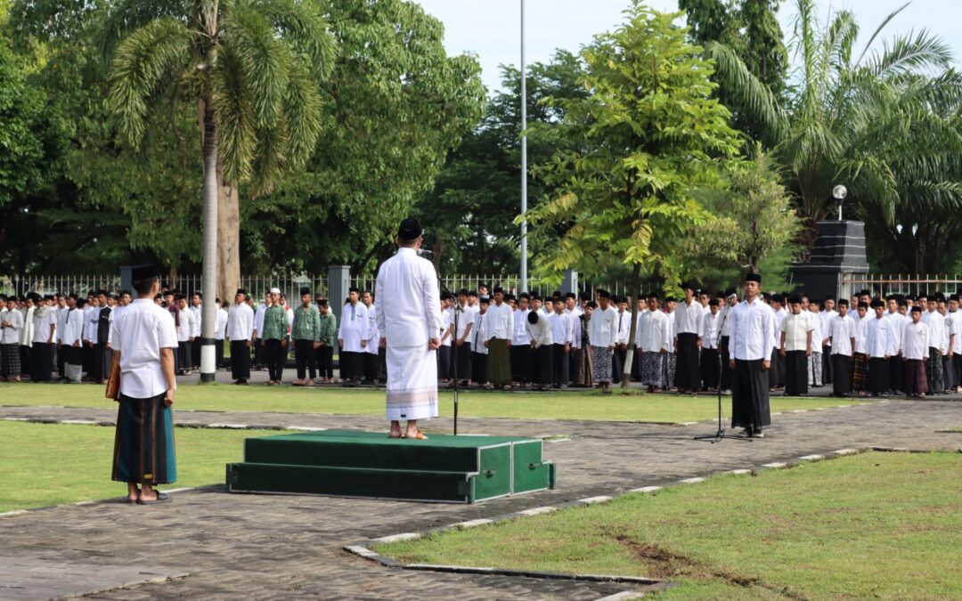 upacara hari santri nasional tahun 2025 dilanjutkan sarasehan dengan ormas islam dan pimpinan pondok pesantren